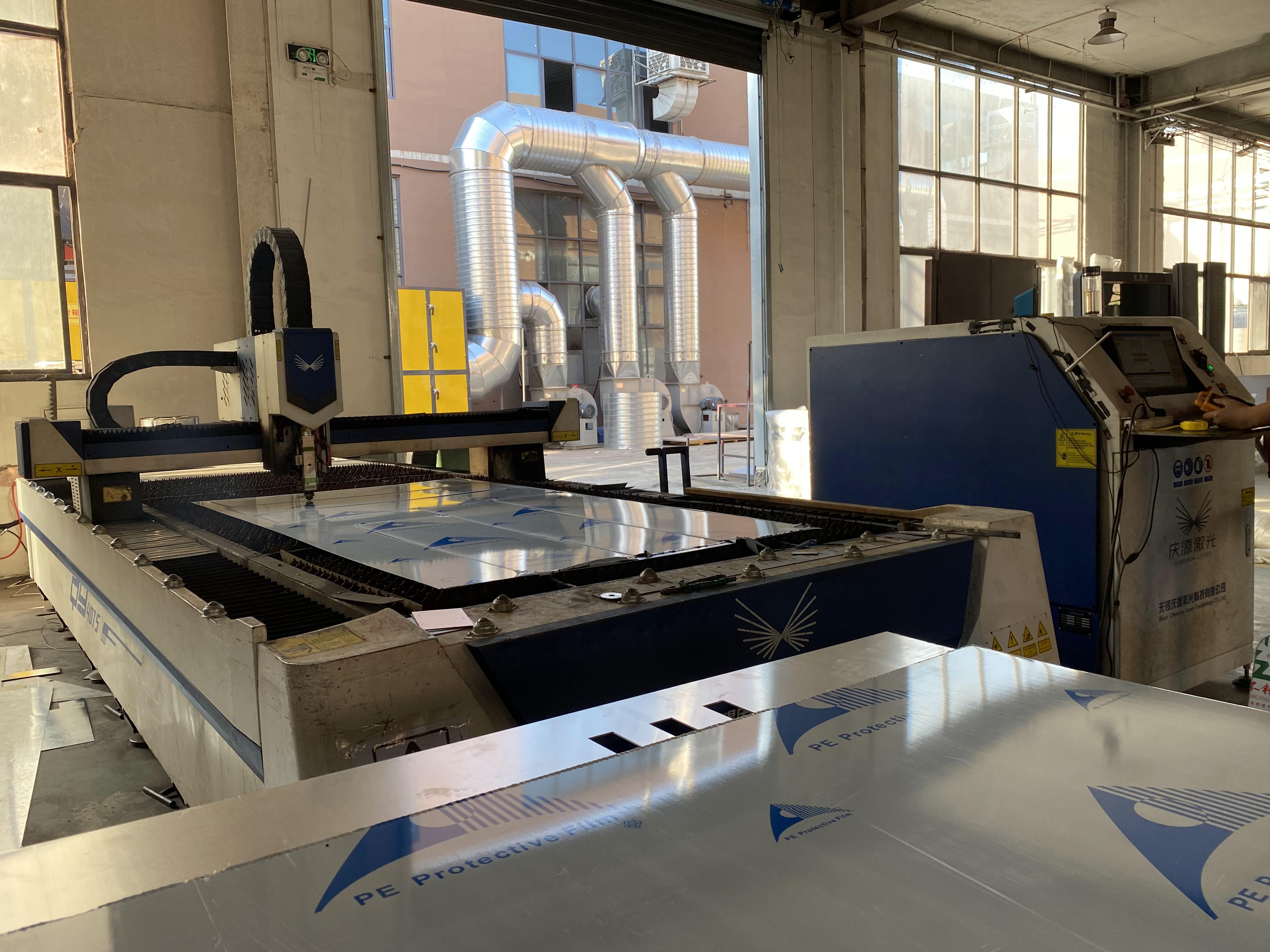 標識標牌制作是為什么很多廠家都會優(yōu)先選擇不銹鋼材料？